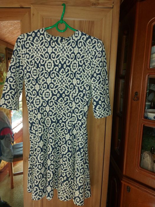 Kobieca, rozkloszowana sukienka M/L