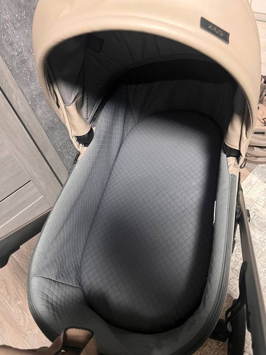 Продам коляску 2в1