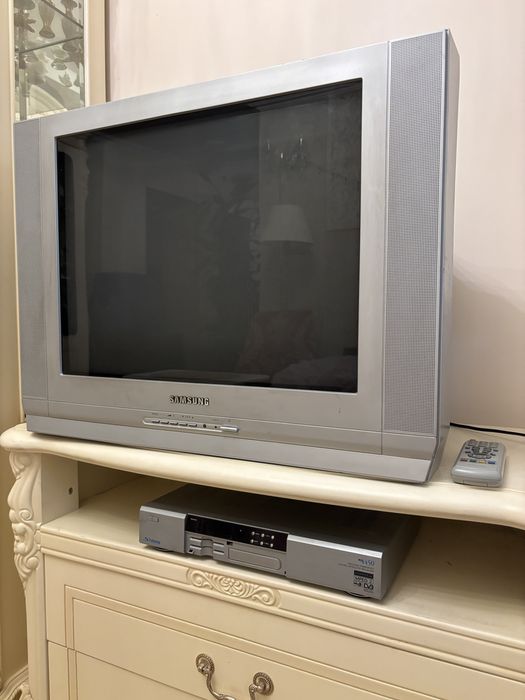 Телевизор samsung 25” CS 25K10MQQ работает, целый, с пультом + подарок