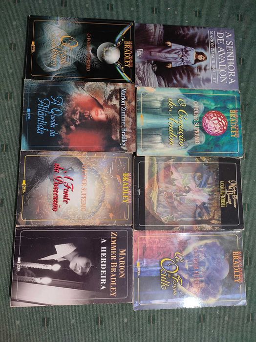 8 Livros de Marion Zimmer Bradley