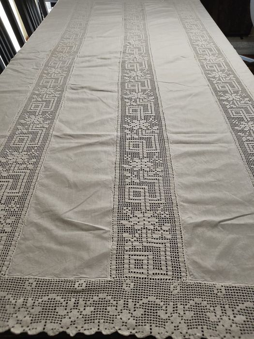 Toalha de Linho e Crochet, feita à mão 195cm X 135cm