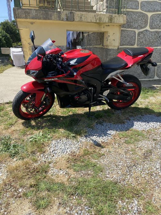 Honda CBR 600RR (como nova)