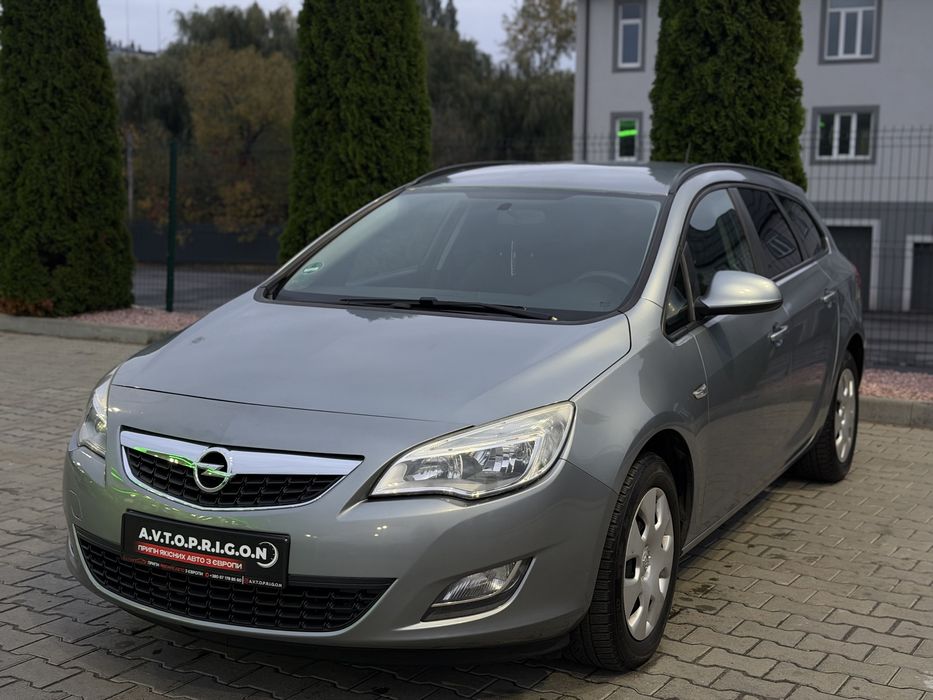 Продам Opel Astra J
