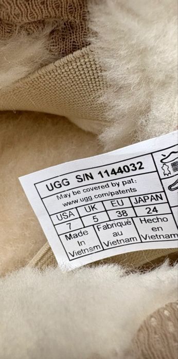 UGG lowmel tamanho 38