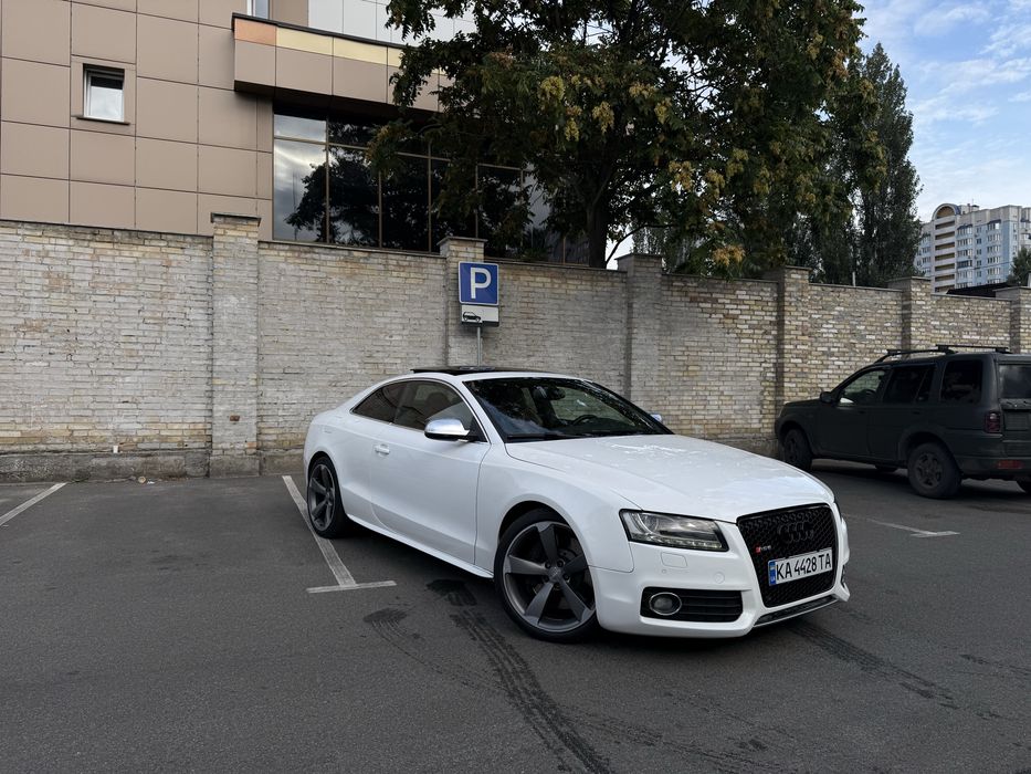 Audi S5 V8