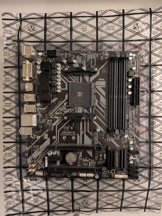 Motherboard Gigabyte B450M DS3H