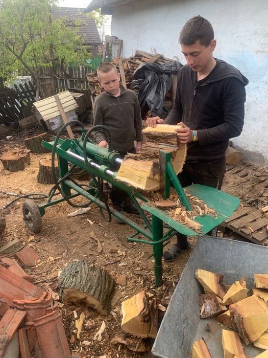 Дровокол гідравлічний