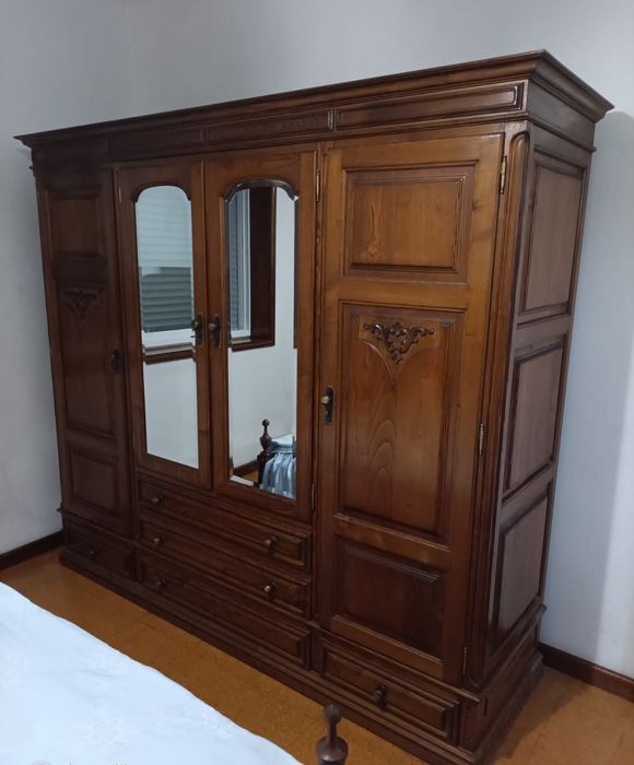 Conjunto de quarto móveis antigos