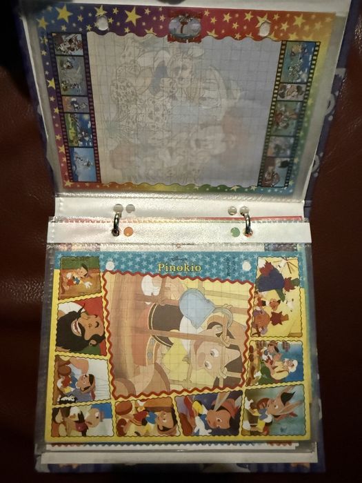 Maly segregator z karteczkami 102 szt karteczki do segregatora