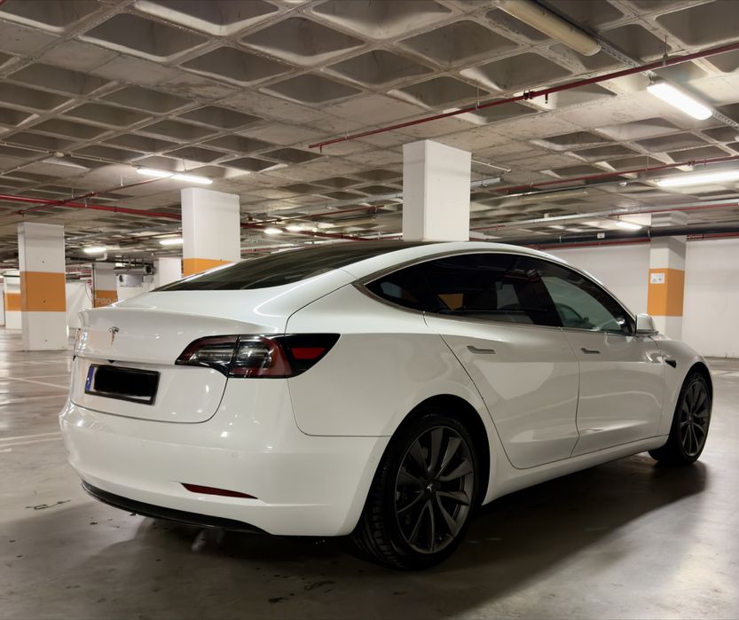 Model 3 standard plus