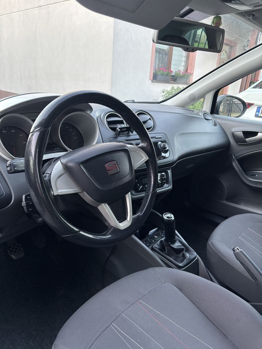 Seat Ibiza 1.2 benzyna 2012r. | 220 tys. km | 2 komplety kluczy