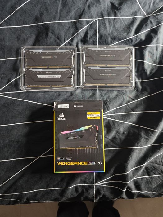 Corsair 32Gb DDR4 4x8Gb 3600Mhz Vengeance RGB pro