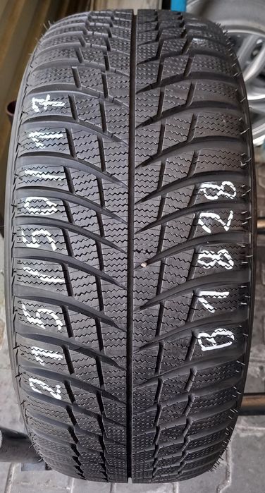 215/50/17 Bridgestone Blizzak LM001 95V