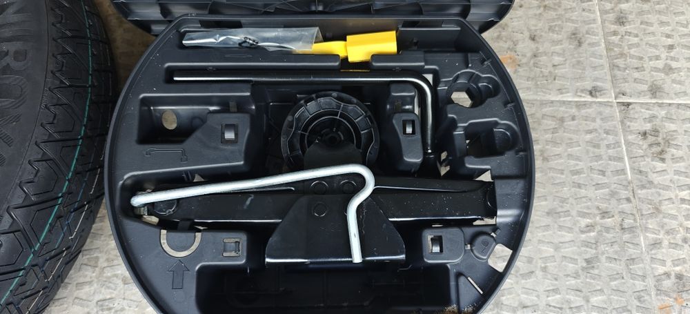 Citrien C5 aircross pneu suplente com kit macaco jante 18