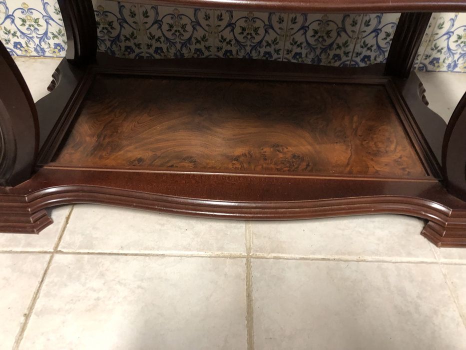 Mesinha em madeira e granito rosa