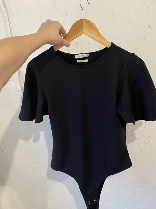 Боді з рукавами-метеликами від reserved розмір М