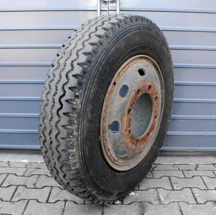 Opona Tyrex CRG 8.25 R20 z felgą