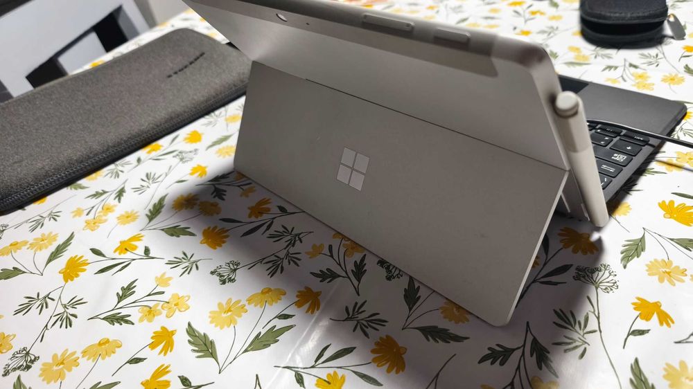 Surface Go 2 128G + microSDXC 256G - 8G RAM teclado e caneta Microsoft