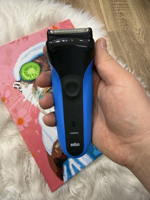 Електробритва Braun Series 3 310BT блакитна