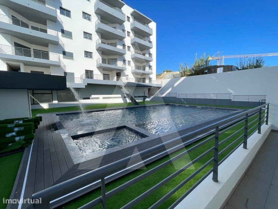 Magnificent newly built T3 apartment located in Quelfes.