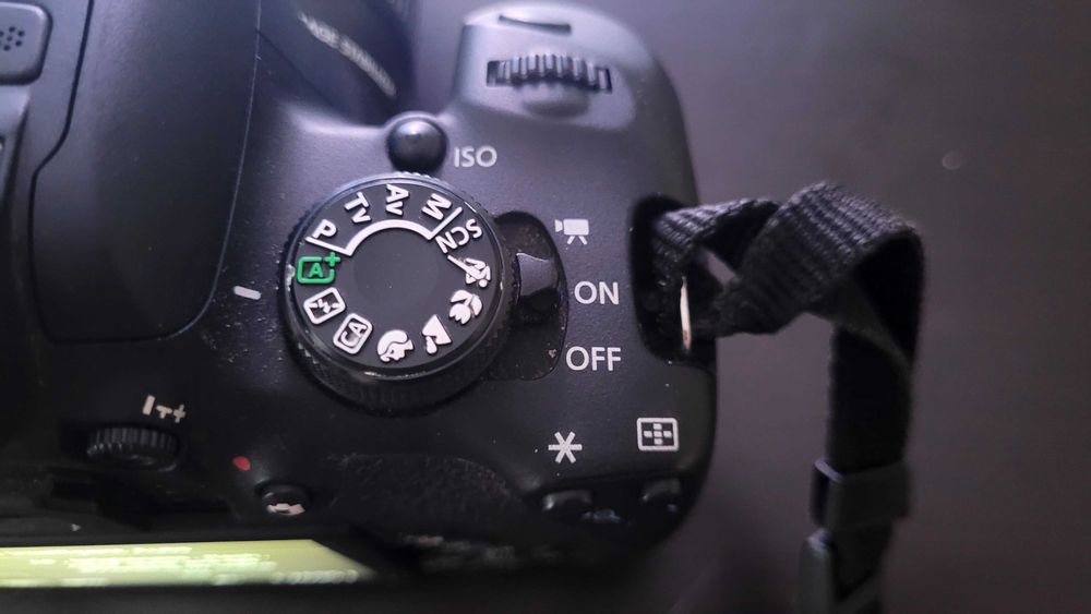 Canon EOS 700D + Lente 18-55mm + Bolsa + 2x Sandisk 32GB