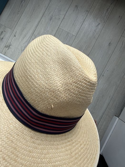 Стильна шляпа, солома