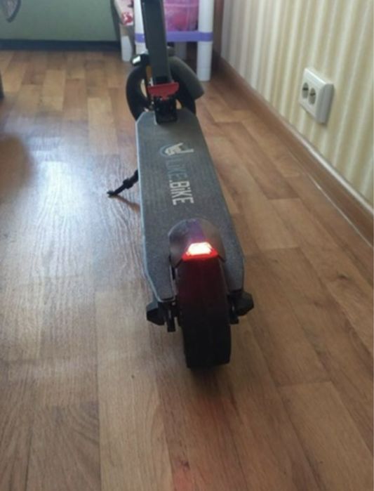 Электрсамокат как новый!