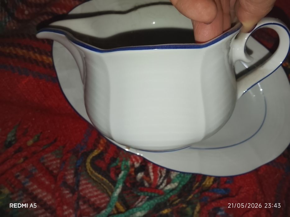 Conjunto de louça pratos chávena nunca usado