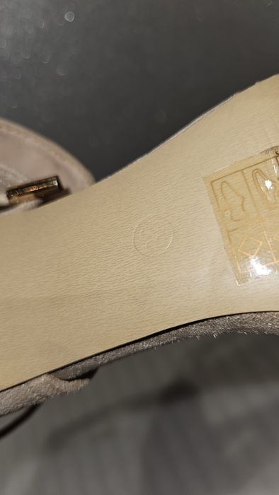 Szpilki kremowe Vices