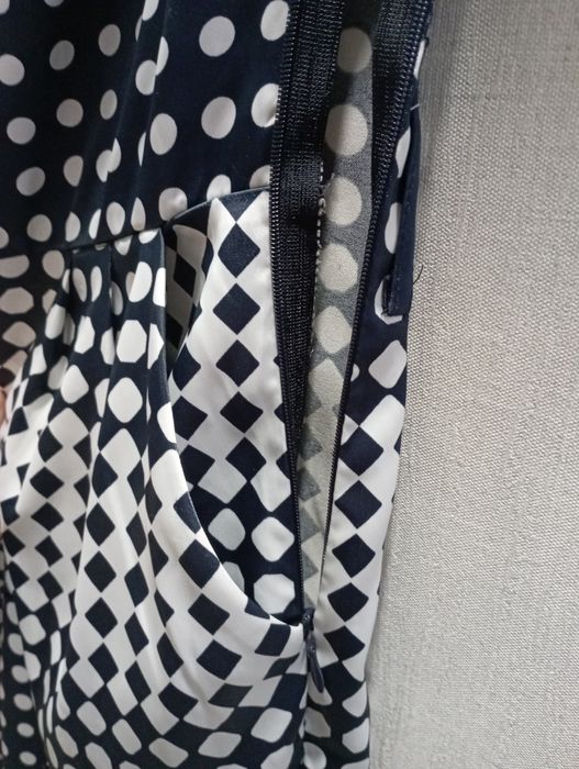 Атласна сукна в горошок