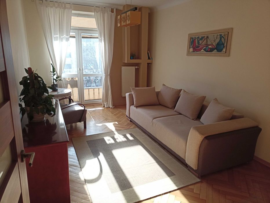 Klasyczne, przestronne 2 pokoje (56 m²) w kamienicy przy Metrze Stare Bielany