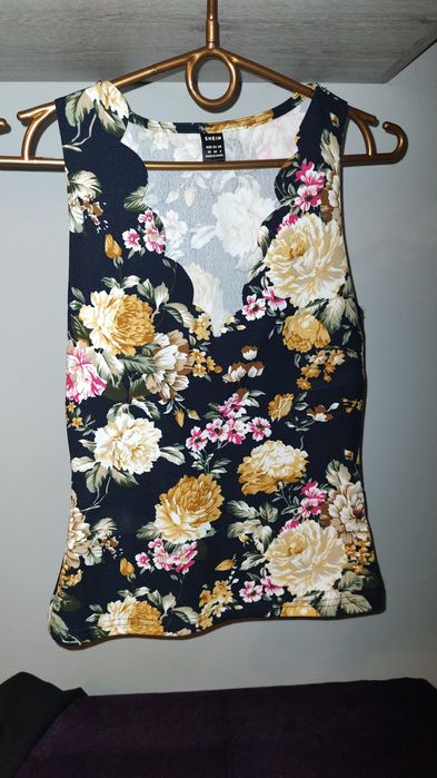 Sprzedam top w kwiaty