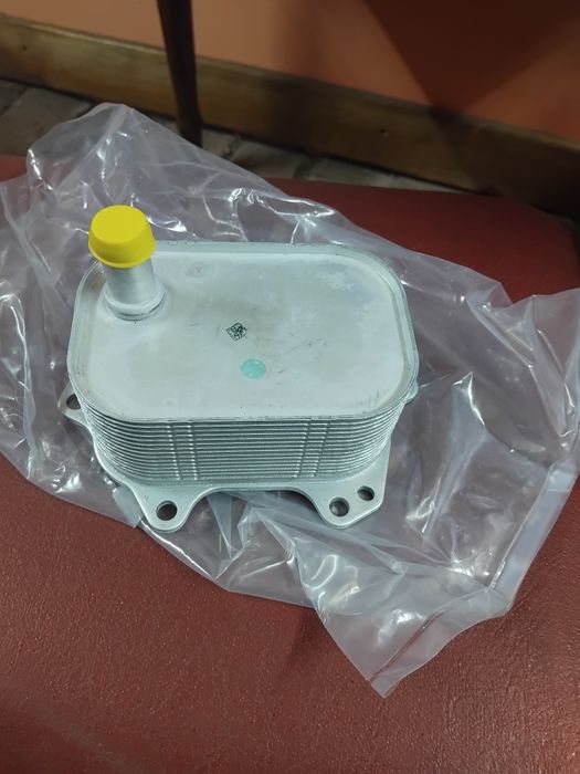 Радіатор корпуса масляного фільтра ауді Q5  2.0 тді