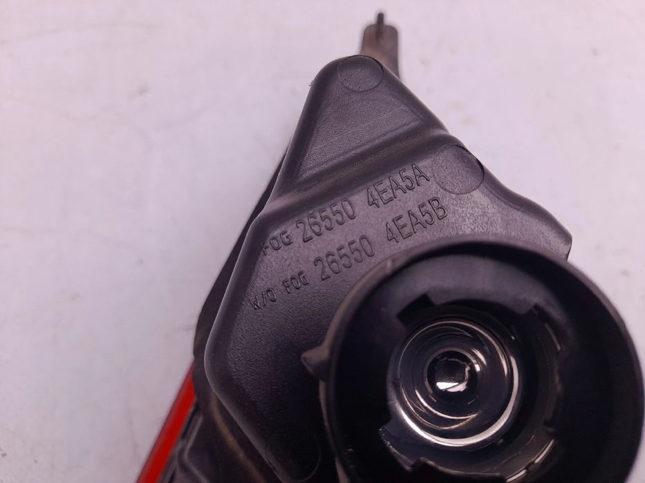 Farolim da mala direito NISSAN Qashqai II (J11)