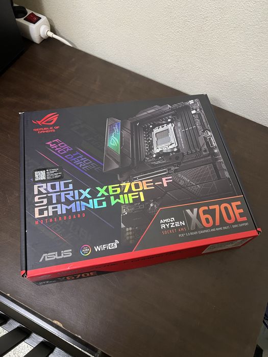 Motherboard Rog Strix X670E-F Gaming Wifi AM5 Com Garantia