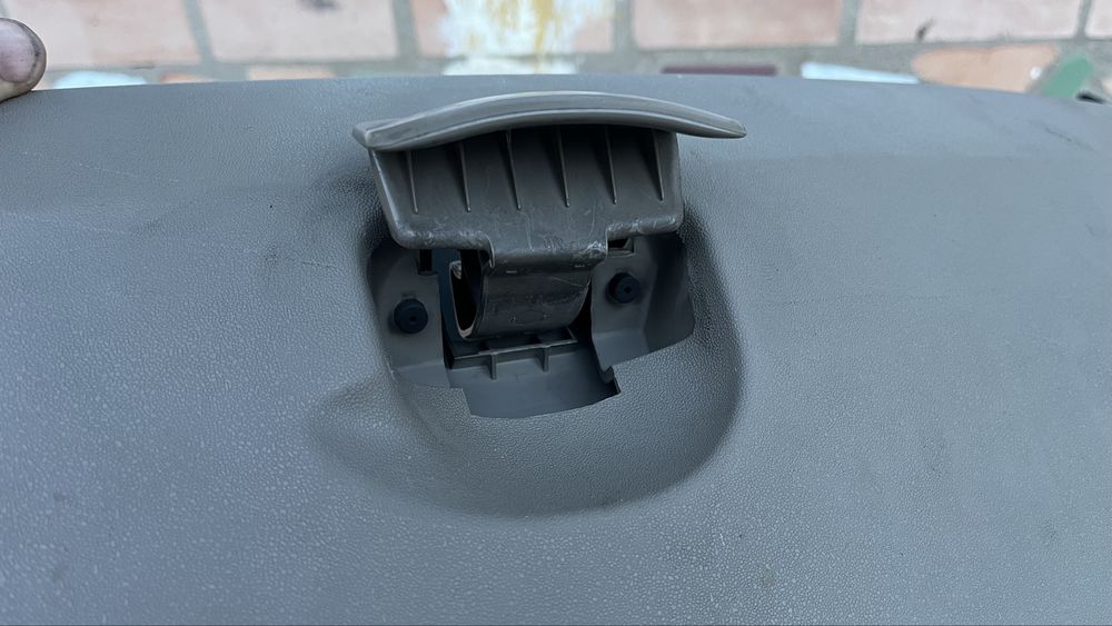 Бардачок до renault megane2