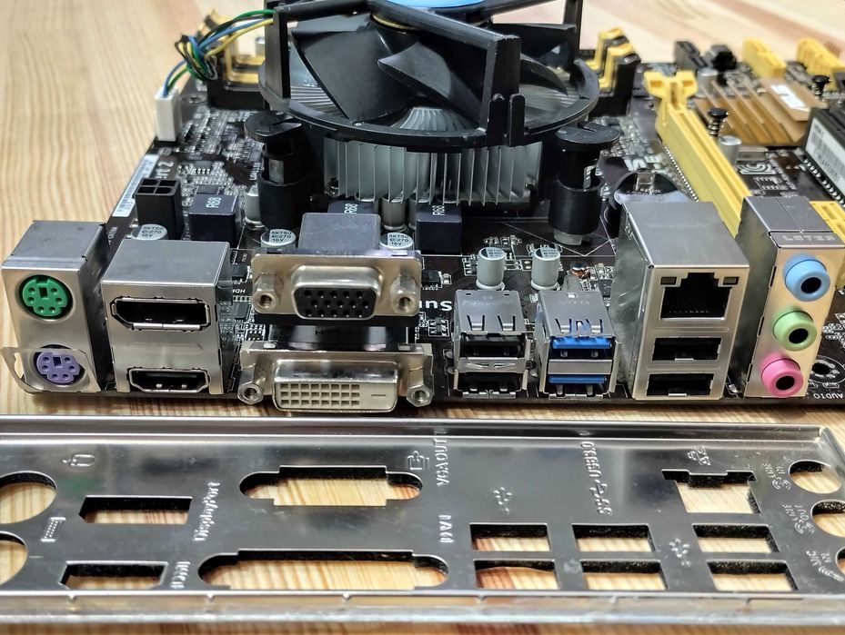 Материнская плата ASUS B85M-E + Intel Core i5-4460 3,2GHz + кулер (socket 1150) Гарантия 1 год