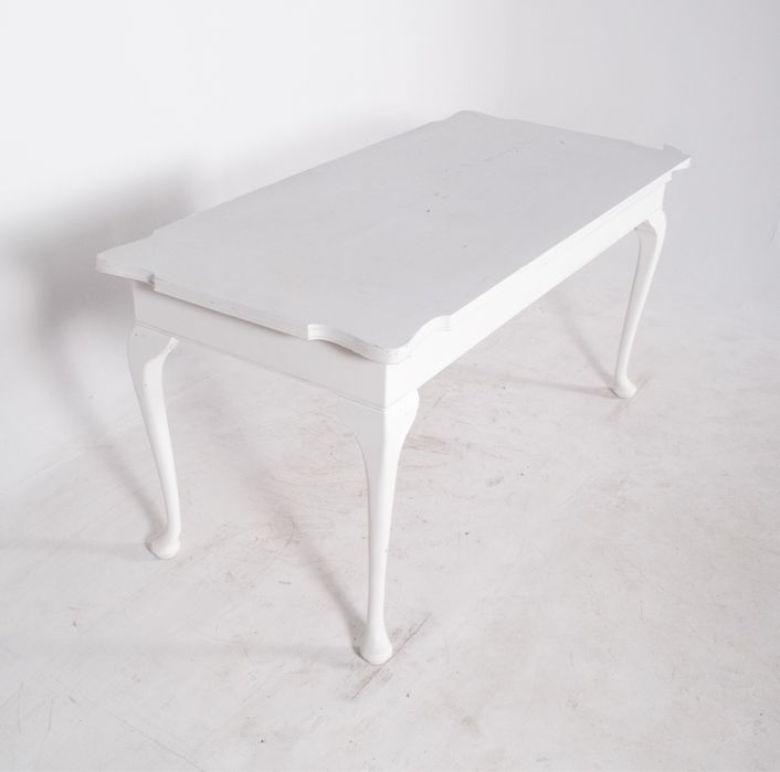 Mesa de Jantar em Pinho Lacada de Branco