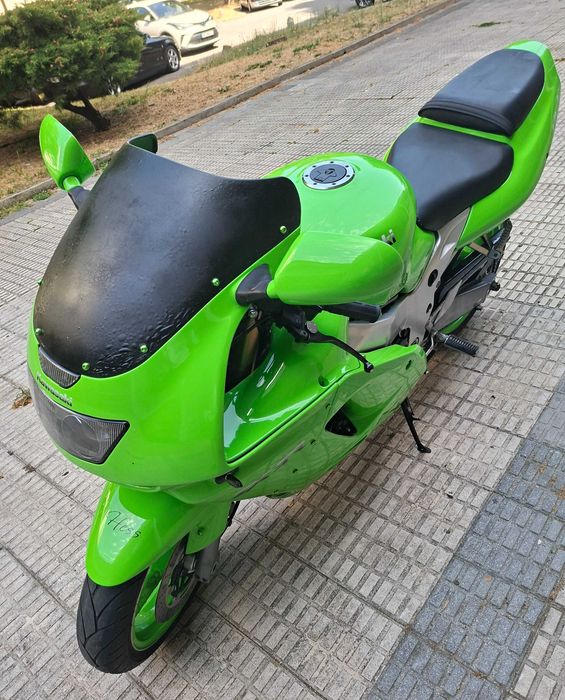Kawasaki Ninja Zr900