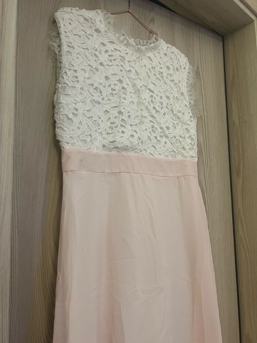 Vestido Rosa com renda branca