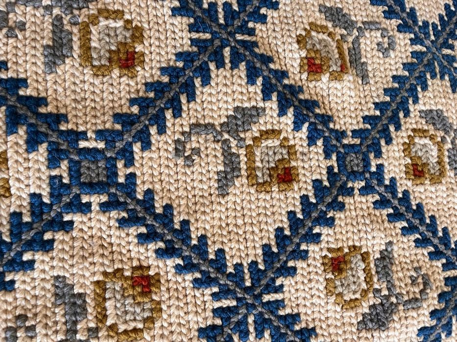 Arraiolos. Medidas, 1=, 1,35x70,=3=1,30x68 cm