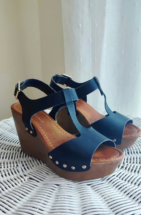 Sandálias em pele