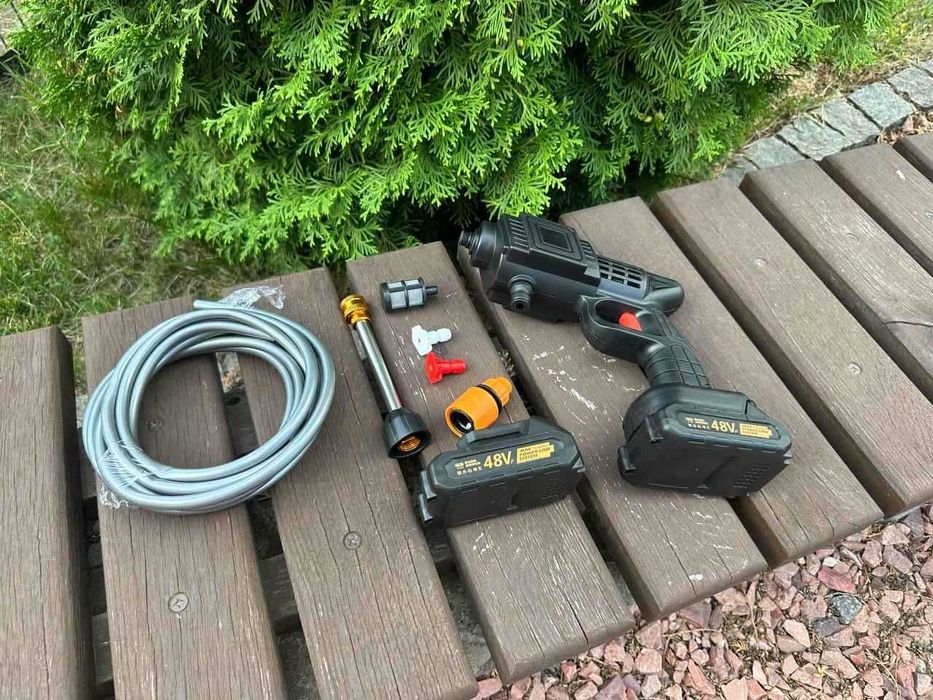 Мойка аккумуляторная высокого давления. Міні мийка автомобільна