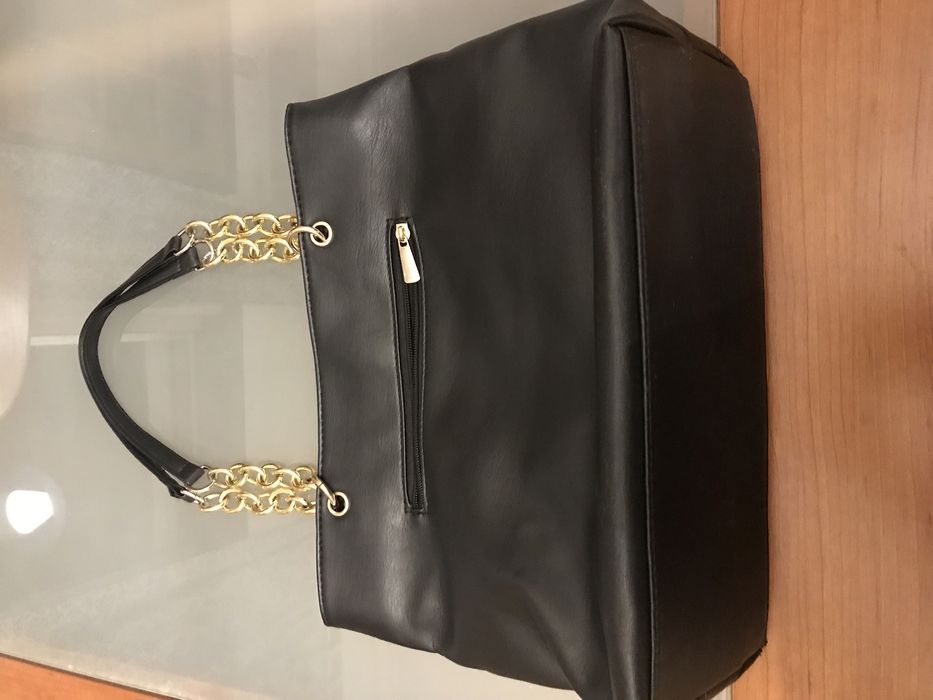 Black suitcases, the last one from this year's new collection64284913466883120