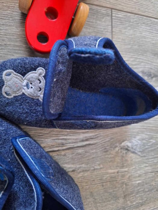 kapcie filcowe z misiem na rzep-dla dzieci- wysokie-lamino