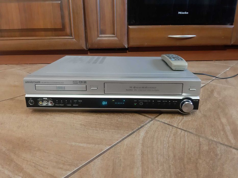 Magnetowid Universum DVD-VCR4340