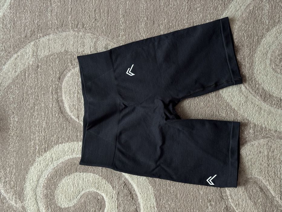 Чорні велосипедки