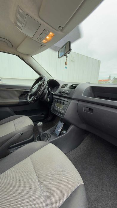 Não perca Skoda Fábia impecável, econômico,e pronto a rodar