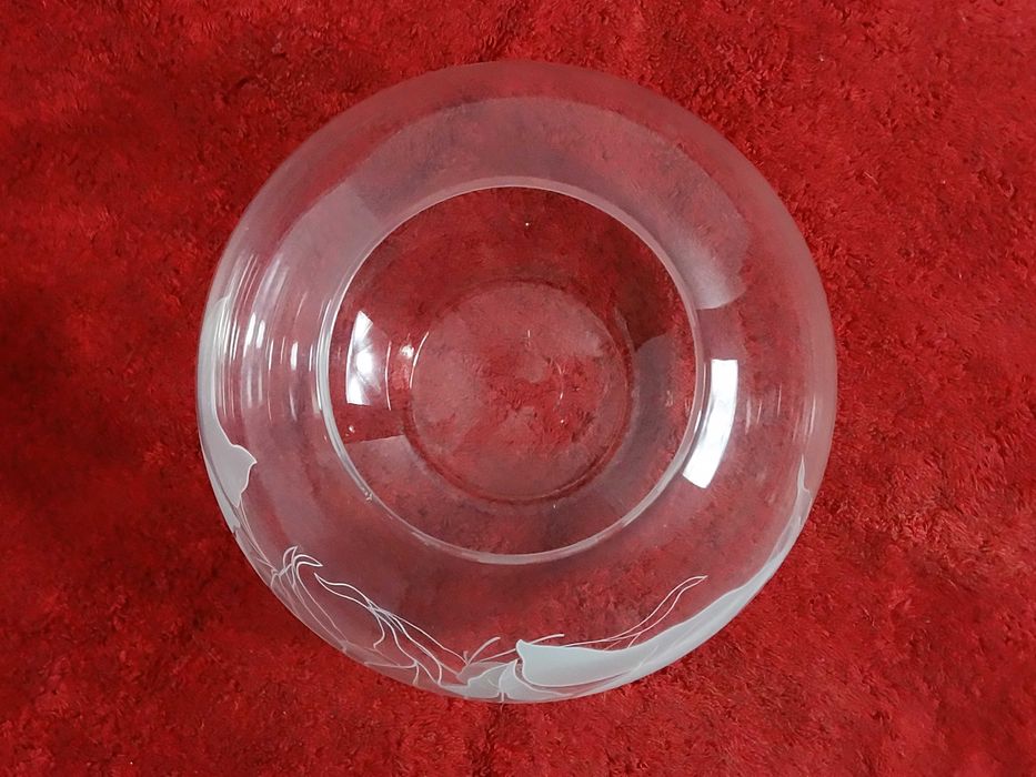 Elegancka szklana waza KULA – matowy motyw kwiatowy | 17,5 cm