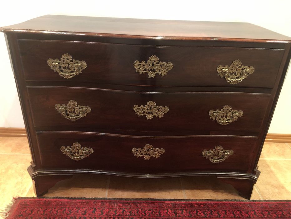 Comoda D. jose em pau santo